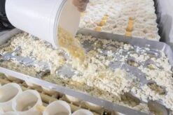 St. Leonhardter Biokäserei Camembert Mit Pfeffer, Ca. 180 Gr , Mind. 48% -Taifun Verkaufsgeschäft Abfullen 1 1